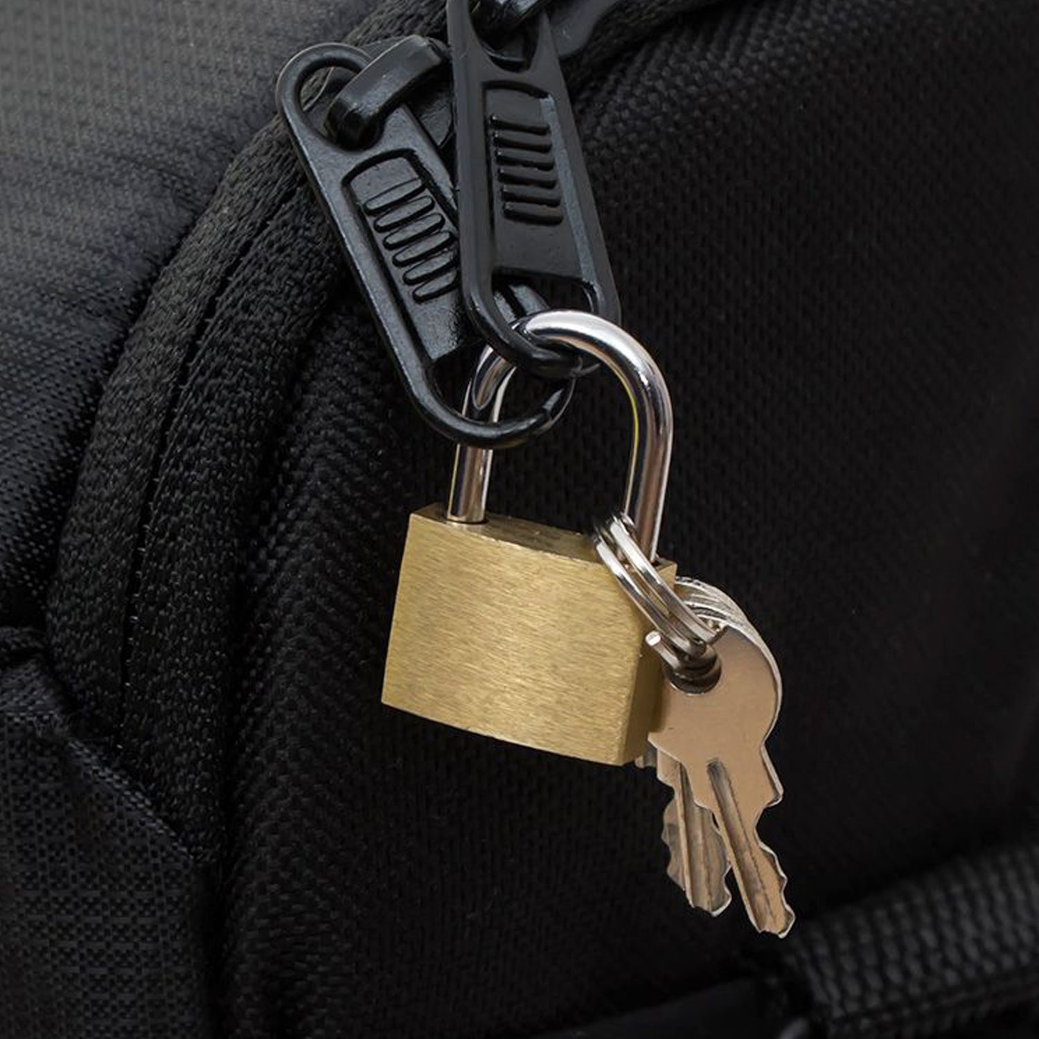 30 mm lock and key set, designed for security purposes 30 mm lock and key set, designed for security purposes